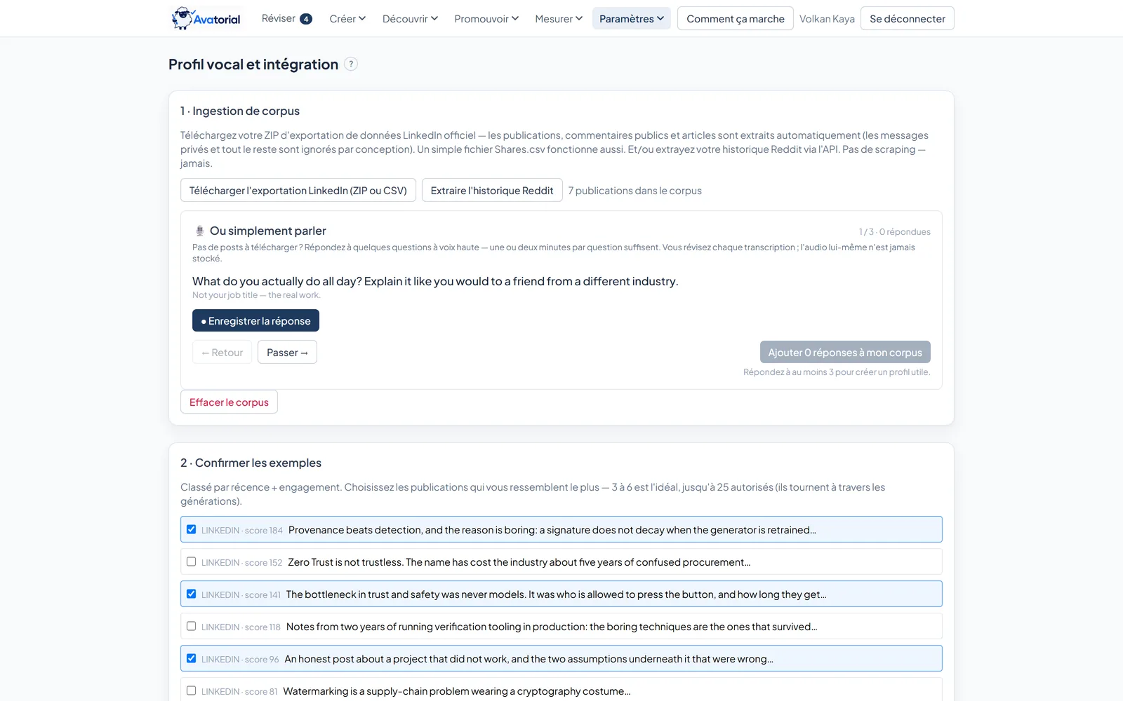 Écran de profil de voix Avatorial : import de l’archive LinkedIn et de l’historique Reddit, avec des publications exemples classées par engagement à confirmer
