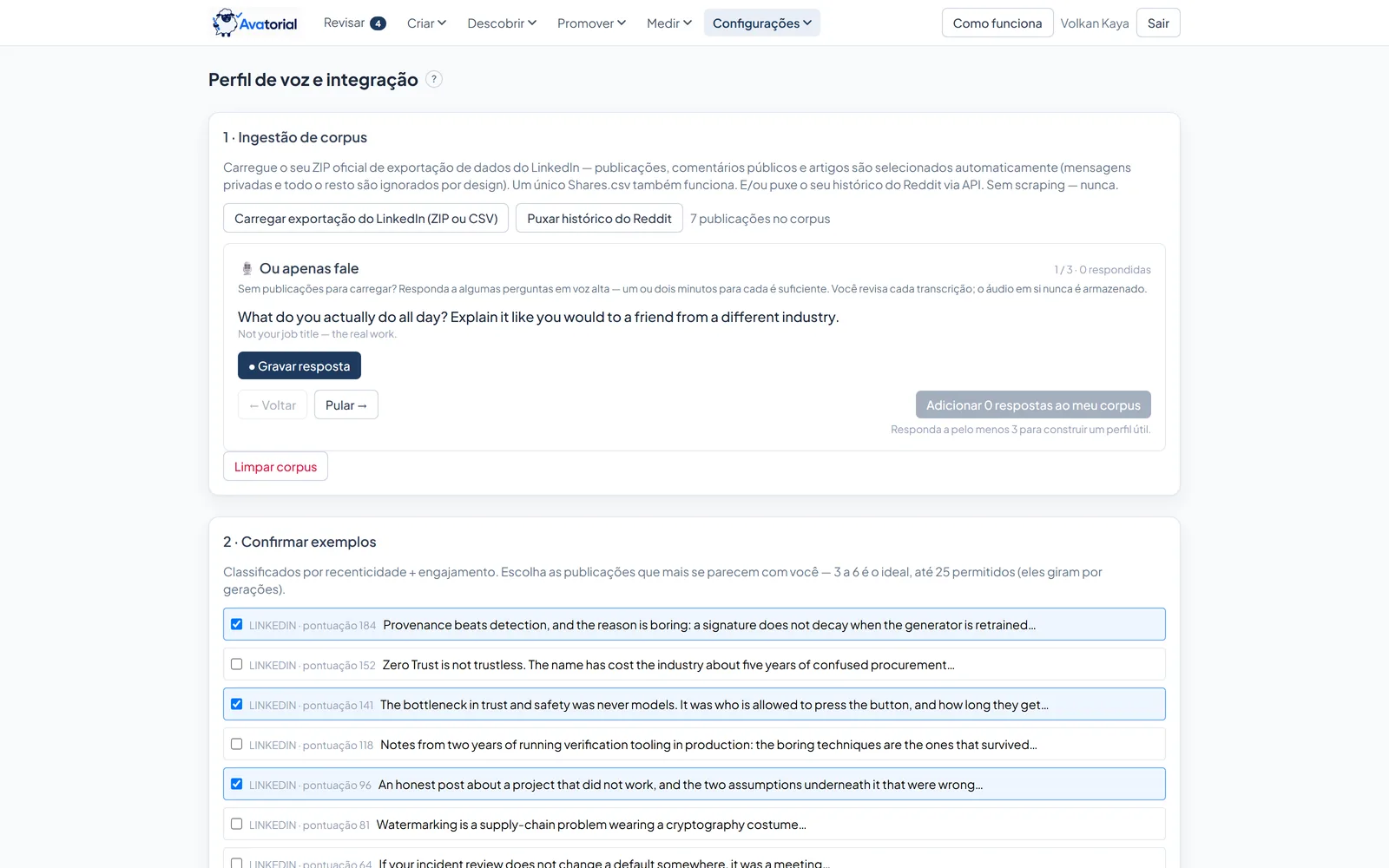 Ecrã de perfil de voz da Avatorial: leitura do arquivo do LinkedIn e do histórico do Reddit, com publicações de exemplo ordenadas por interação para o utilizador confirmar